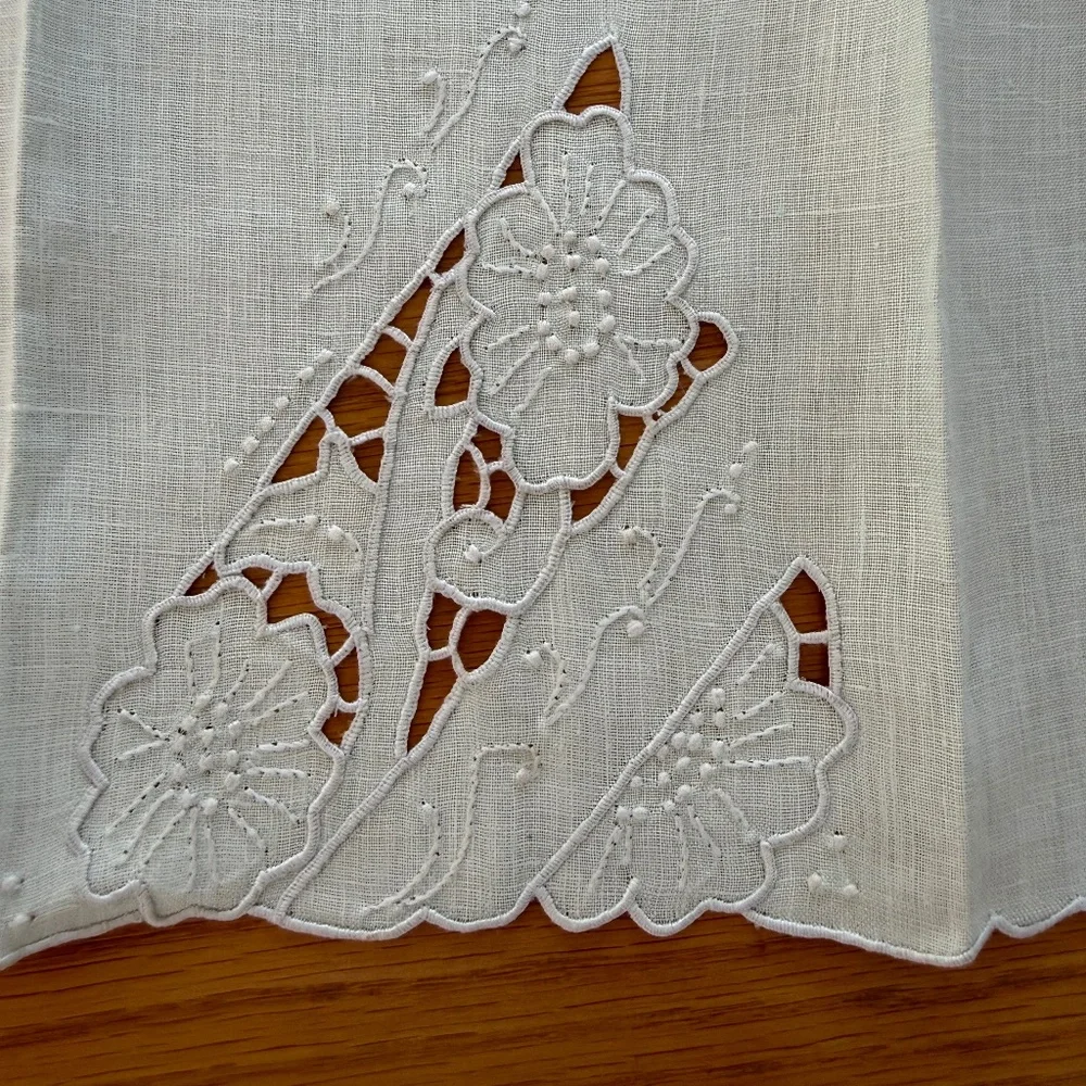 VINTAGE HAND EMBROIDERED LINEN HAND TOWELS-SET/3
